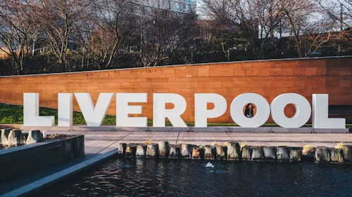 Liverpool pelipaidan värivalinnat: Miten ne ovat muuttuneet ja miksi?
