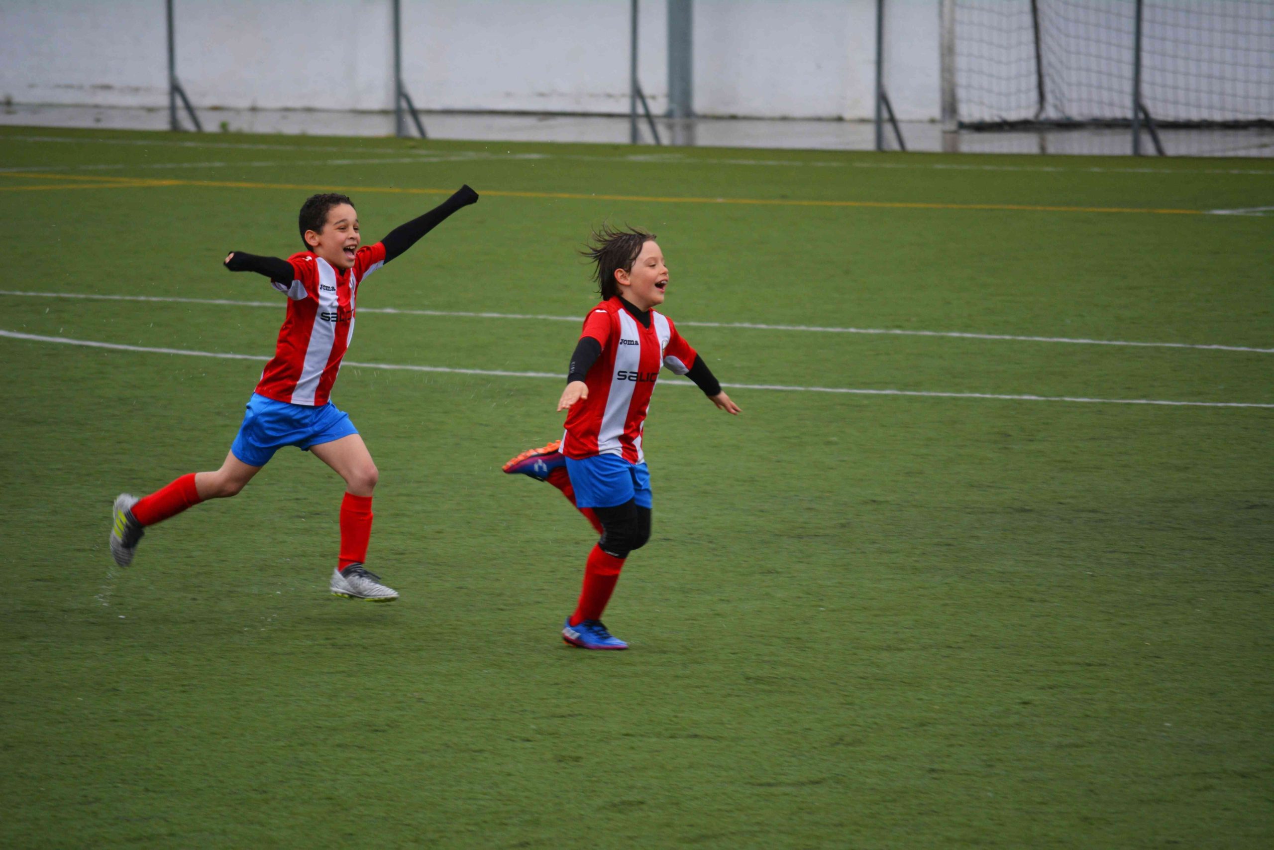 Die Evolution der Fußballtrikots: Von Wollhemden zu High-Tech-Materialien